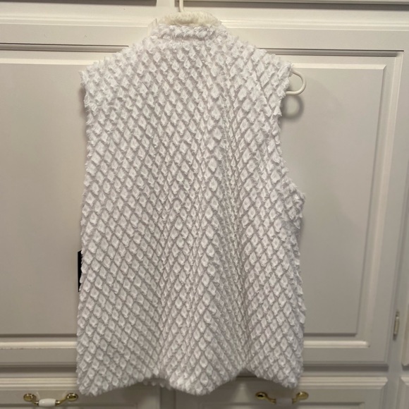 Bianca Blu White Faux Fur Zip Up Vest NWT Women’s Size XL - Picture 2 of 7